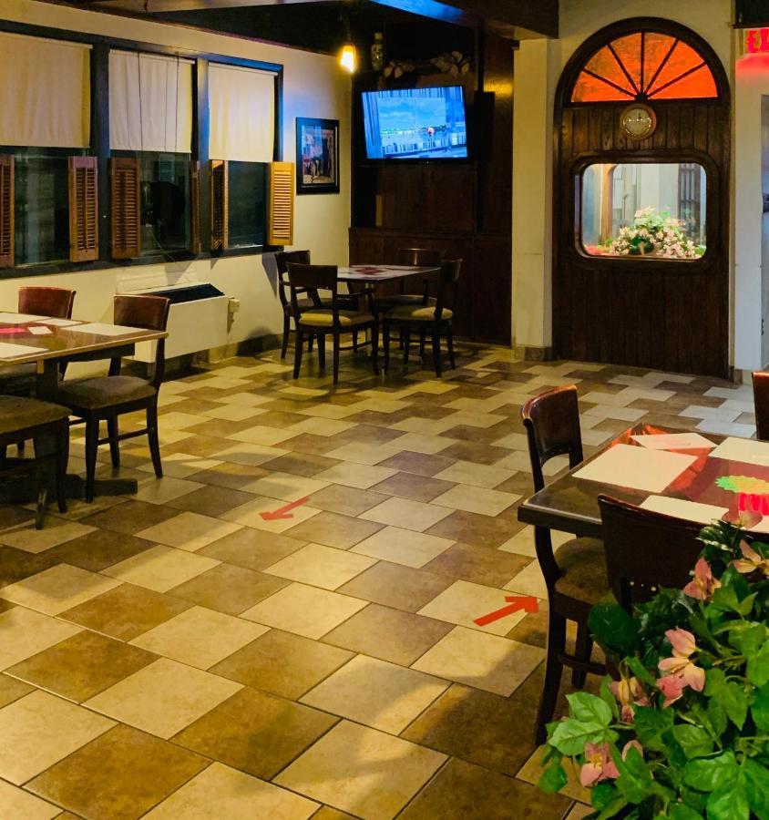 Hotel The
